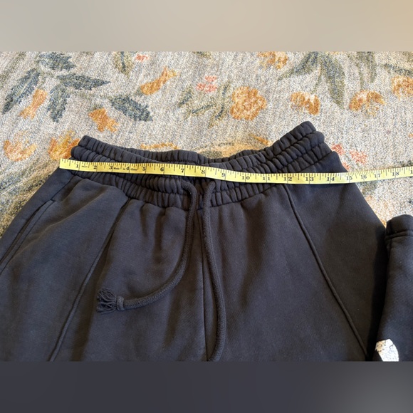 YoungLA Center Line Jogger Sweatpants Medium Black Spellout - Picture 4 of 8